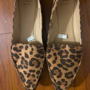 Pointy toe leopard loafer flats